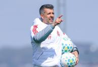 Internacional tem retornos e desfalque contra o São Paulo; veja opções de Pezzolano