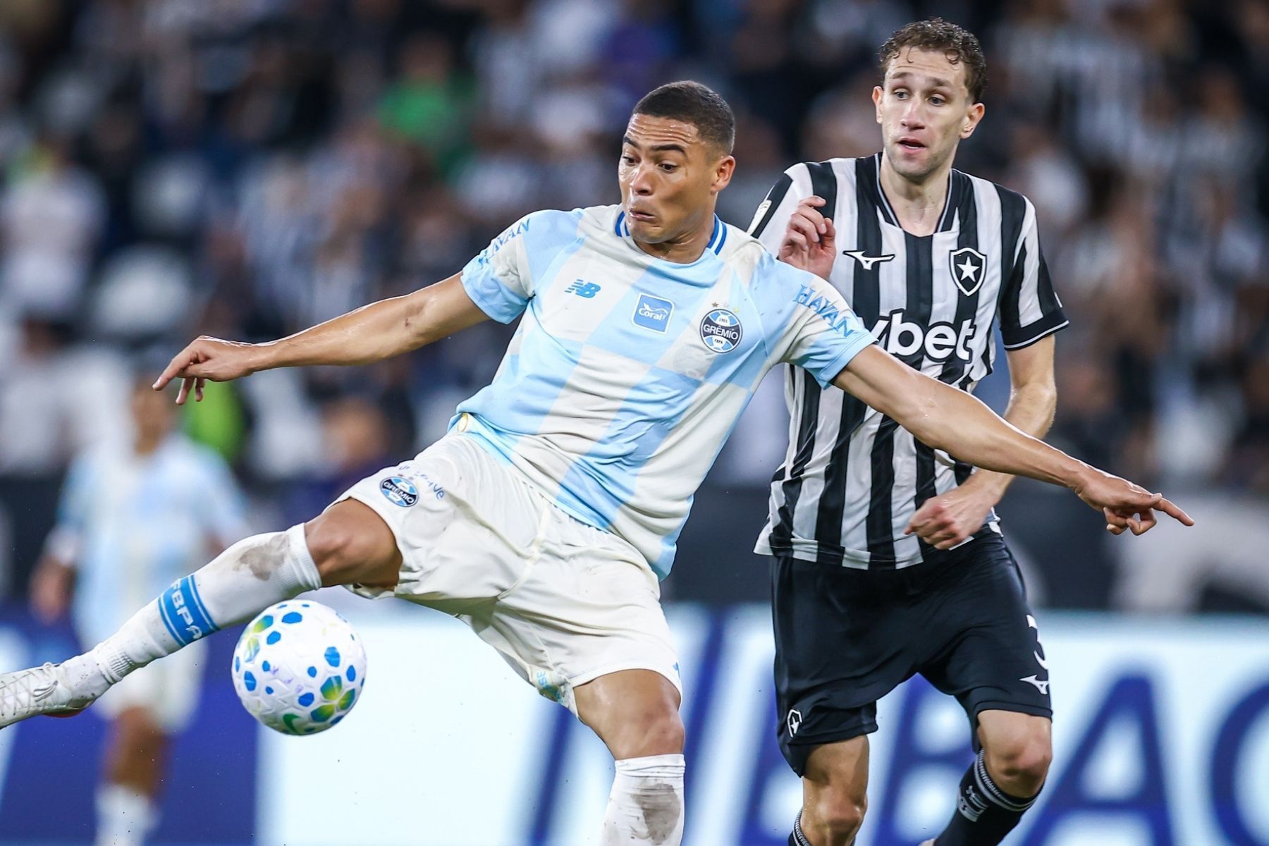 Gol do Grêmio contra o Botafogo foi anulado por um centímetro, diz CBF