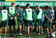 Adversária do Atlético, Chape prepara retorno e novidade para duelo pelo Brasileiro; veja escalação