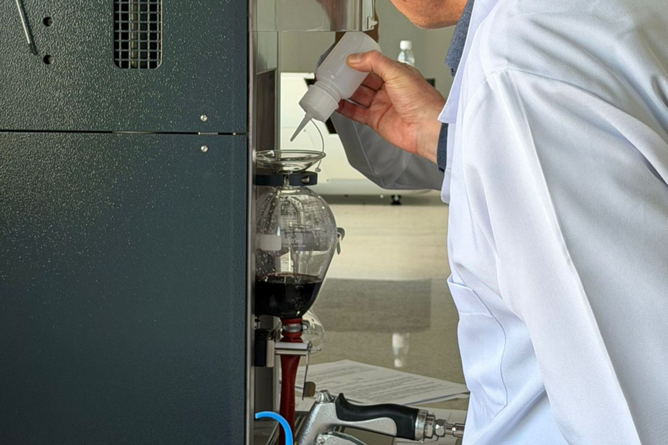 ANPROVIN inicia testes de qualidade de vinhos em laboratório no DF