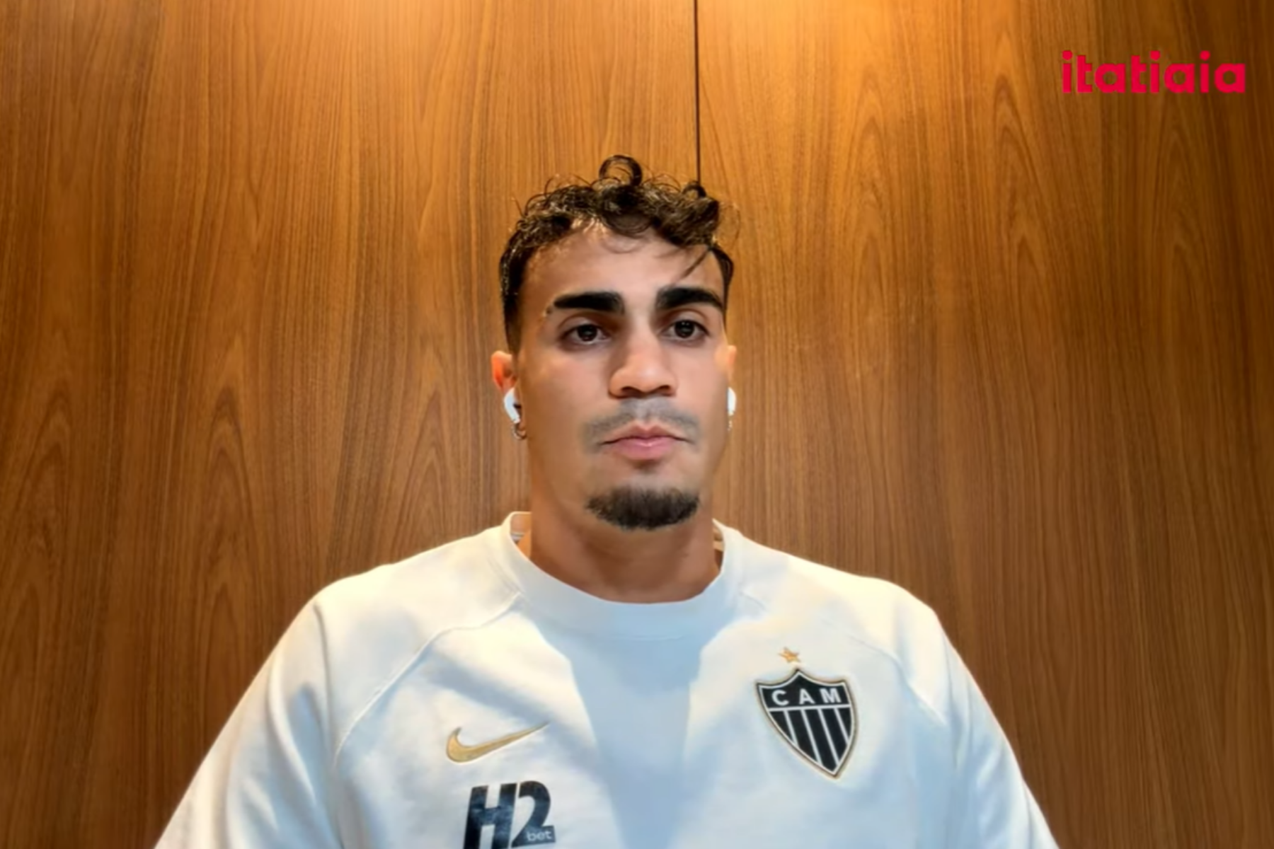 Reinier dá bastidores da lesão sofrida em classificação do Atlético: 'Fiquei preocupado'
