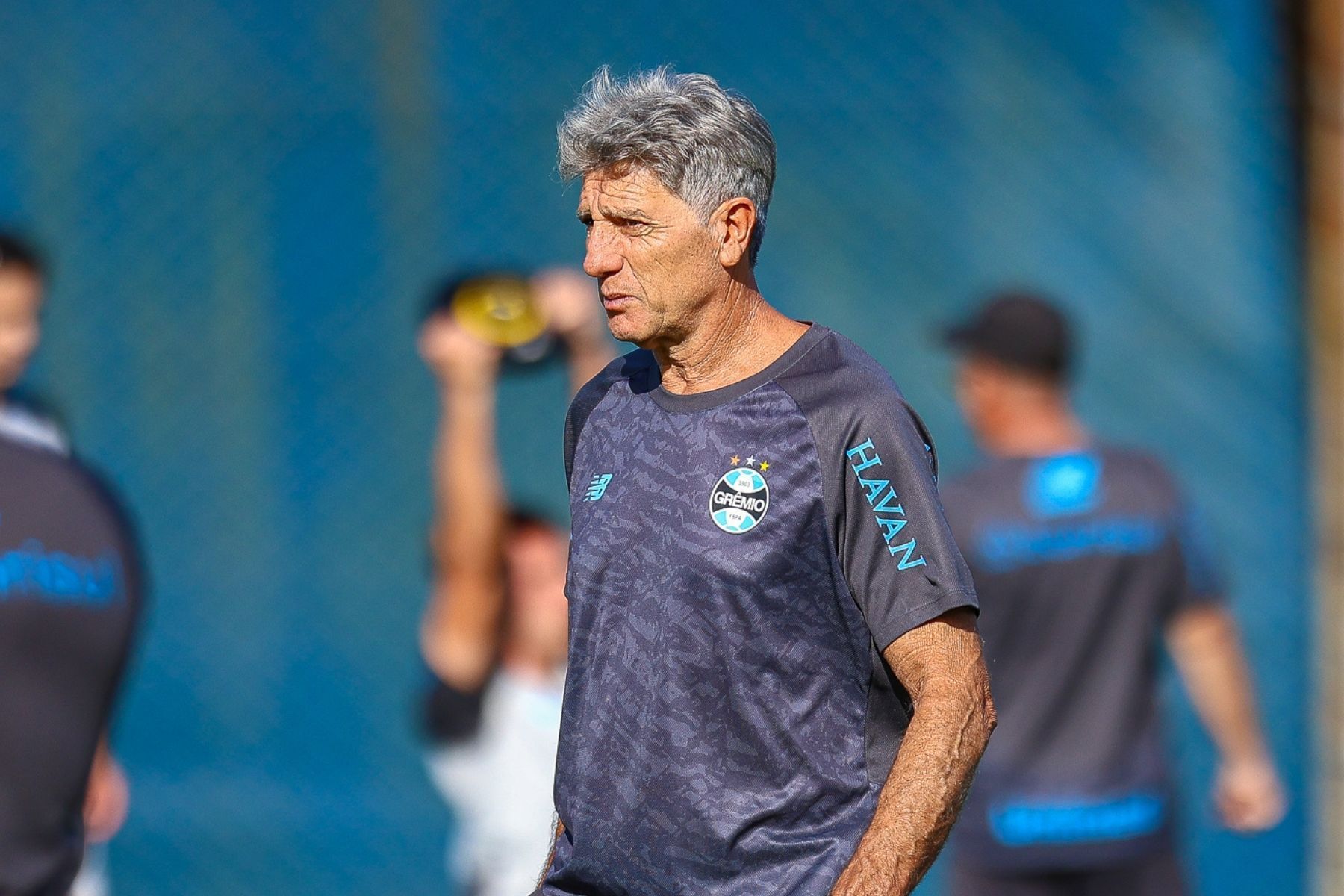 Renato Gaúcho resgata 'medalhões' e muda perfil do Grêmio após saída de Luís Castro
