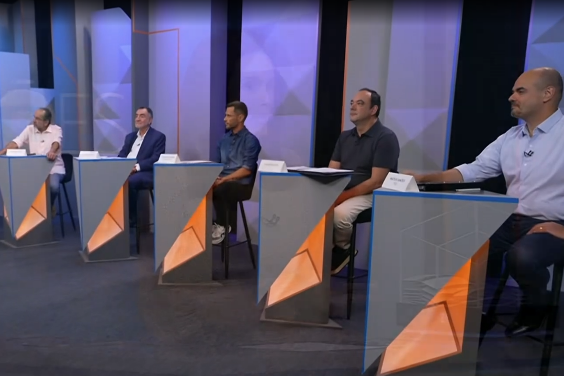 Segundo bloco do debate da Globo tem embates sobre IPVA, saúde, educação e dívida de Minas