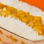 Torta cremosa de pêssego e biscoitos: uma sobremesa fácil, fresca e sem forno
