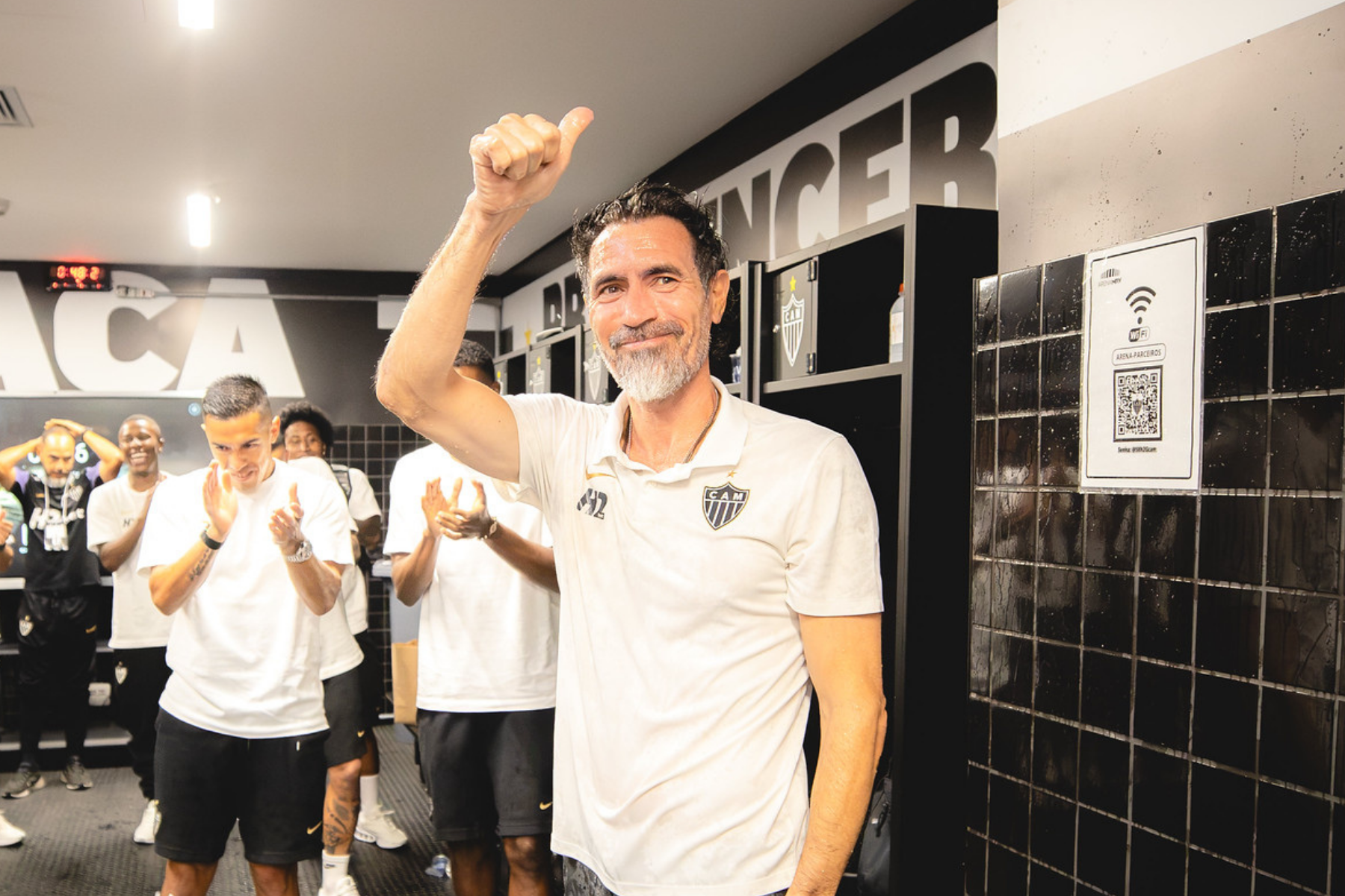 'O Barba tem um plano': levantamento indica aprovação do técnico do Atlético após clássico