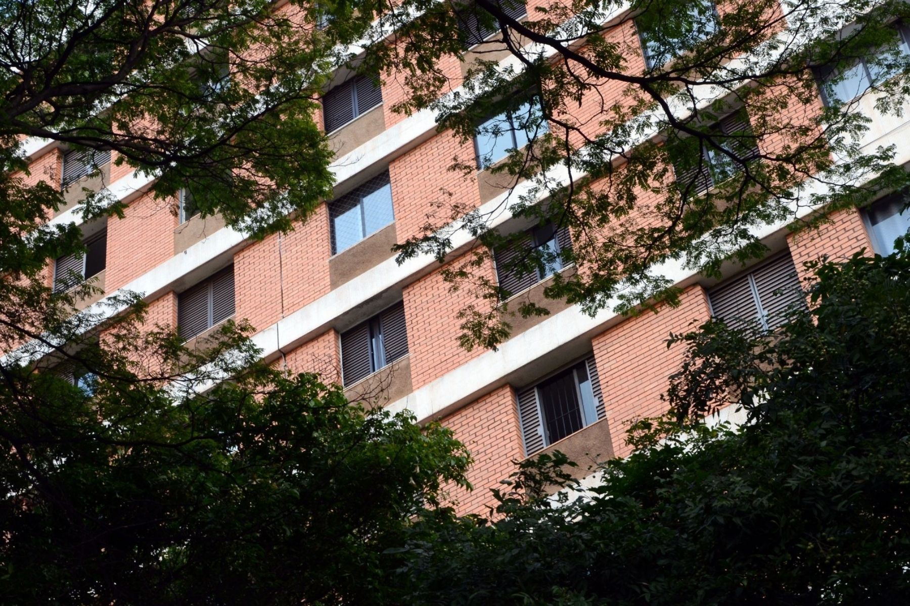 Condomínios de BH avaliam regras para veto ao aluguel via Airbnb