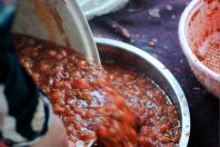 Pare de cozinhar o feijão com água fria: o segredo dos cozinheiros para o caldo ficar grosso