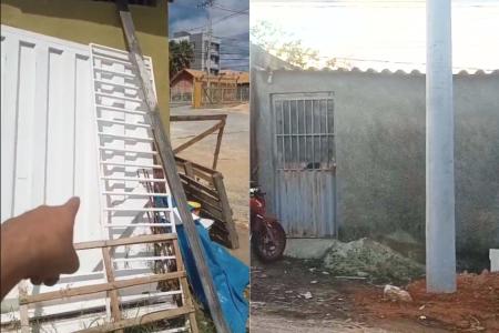 Morador mostra portão comprado para instalação e poste em frente a casa • Imagens cedidas