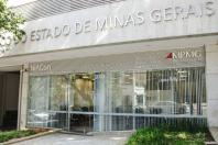 Operadora de celular é multada em R$ 6,7 milhões por cobrança de serviços não contratados