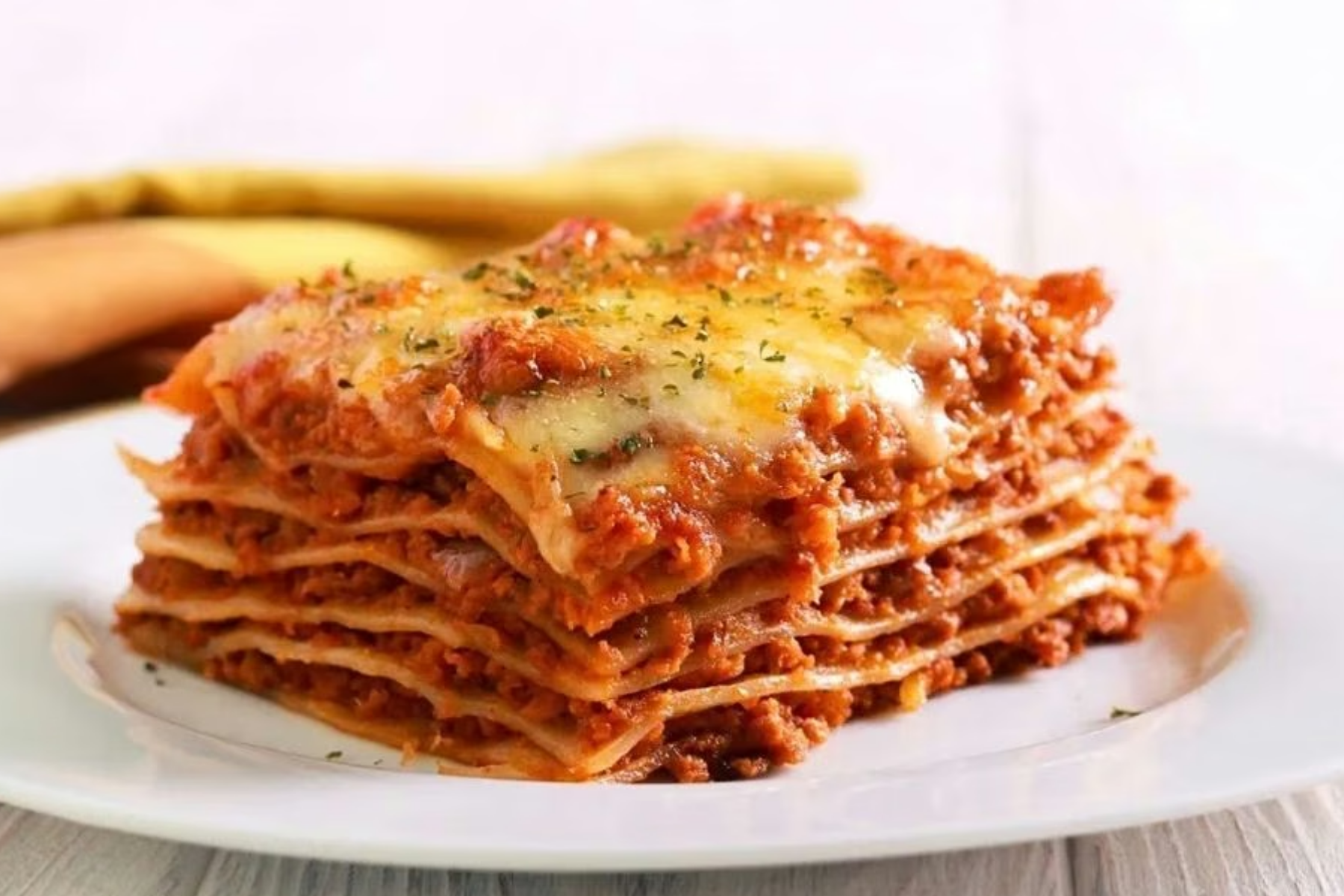 Como fazer lasanha com panquecas caseiras: uma receita cremosa, deliciosa e fácil