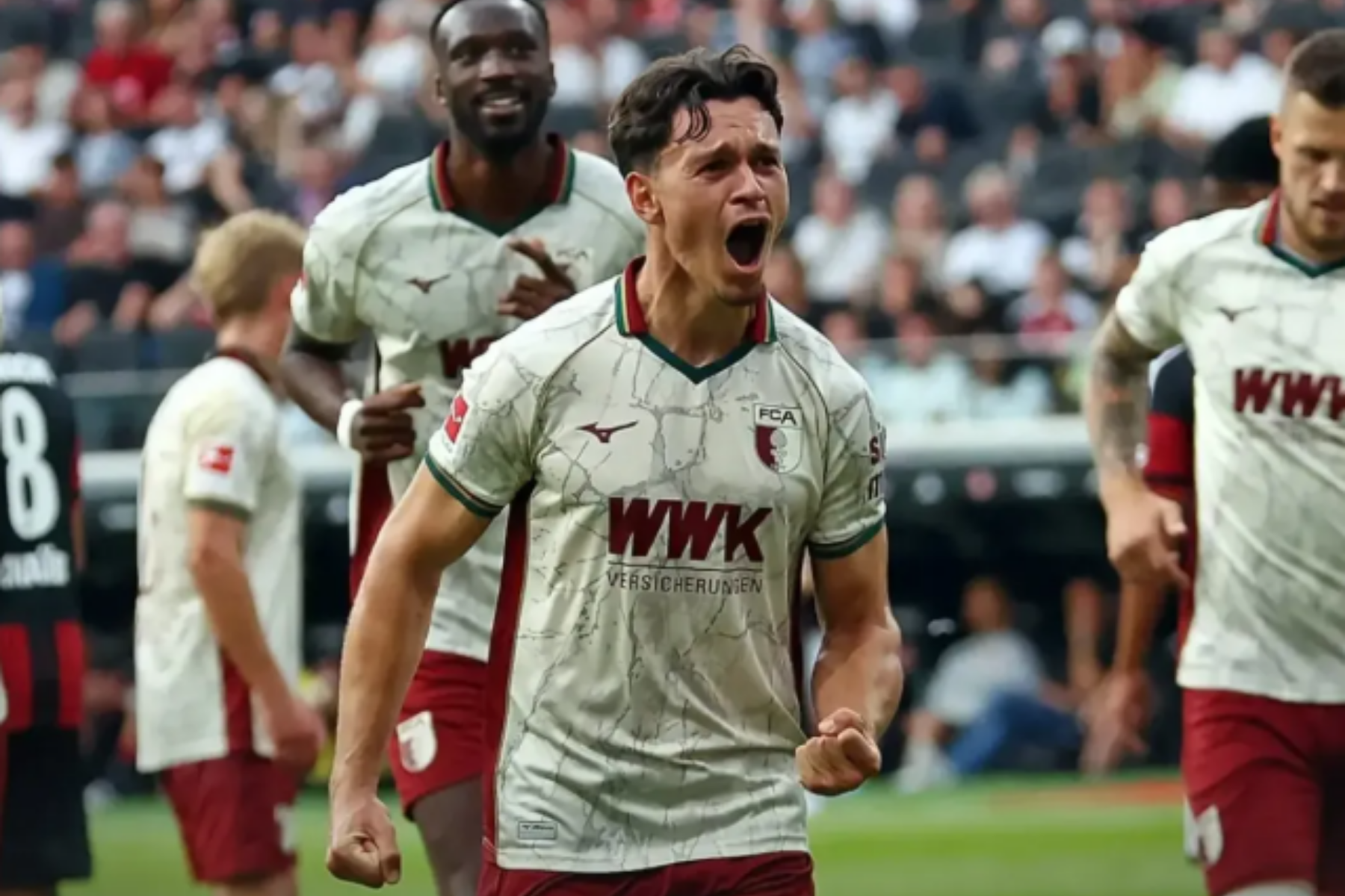 Ausgburg sai atrás, mas goleia Frankfurt e vira líder do Campeonato Alemão