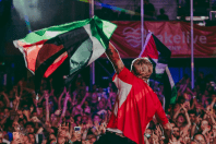 ONGs pró-Palestina receberão US$ 1 milhão de Macklemore após expulsão de turnê de Ed Sheeran