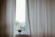 Adeus às cortinas no quarto: 5 alternativas elegantes, originais e modernas para as janelas