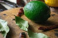 Colocar folhas de louro dentro de um limão: para que serve e por que é recomendado