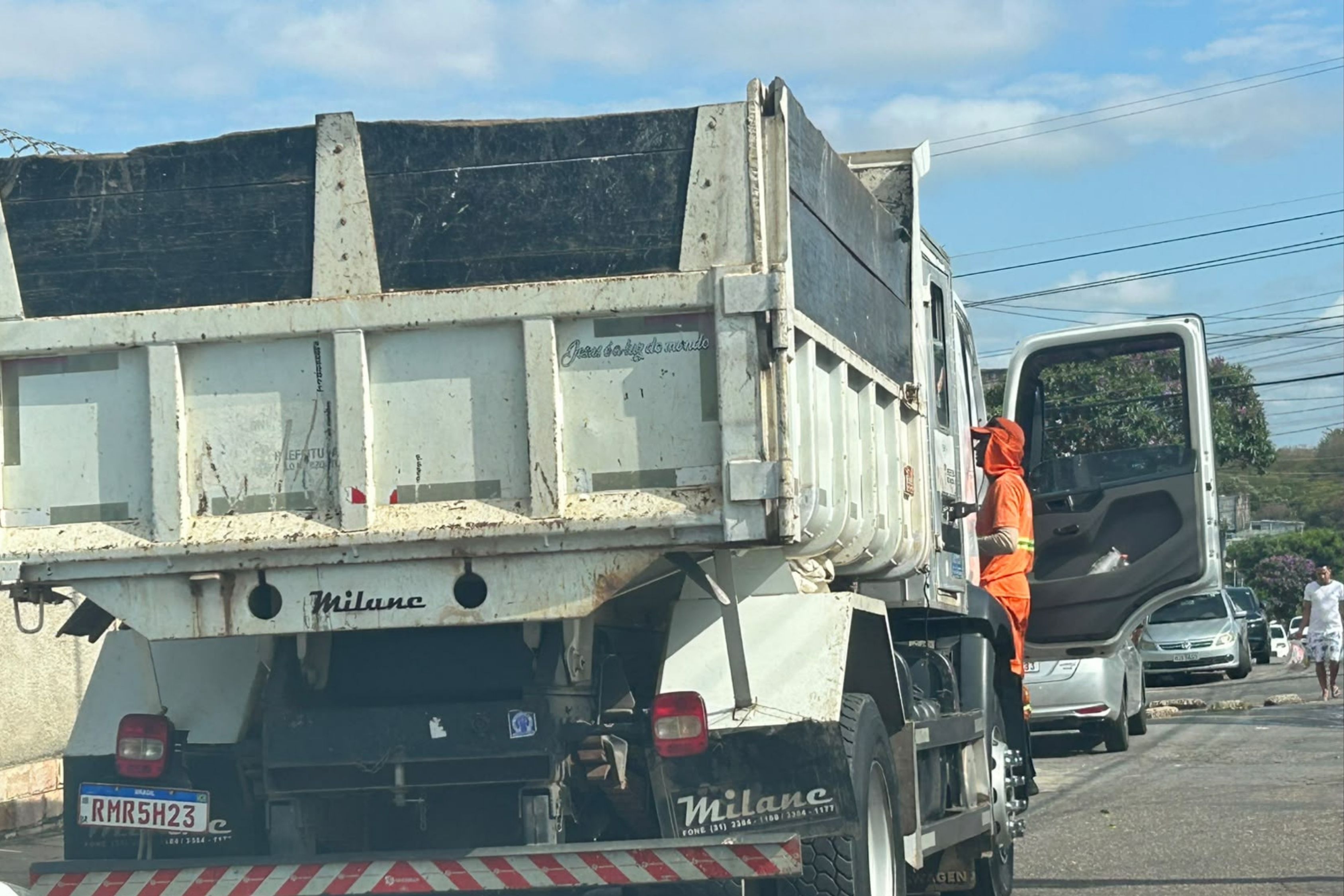 Mutirões contra a dengue retiram quase 300 toneladas de possíveis criadouros em BH