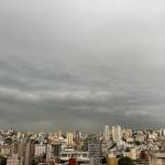 Defesa Civil emite alerta de chuva com raios e ventos de até 50 km/h para BH