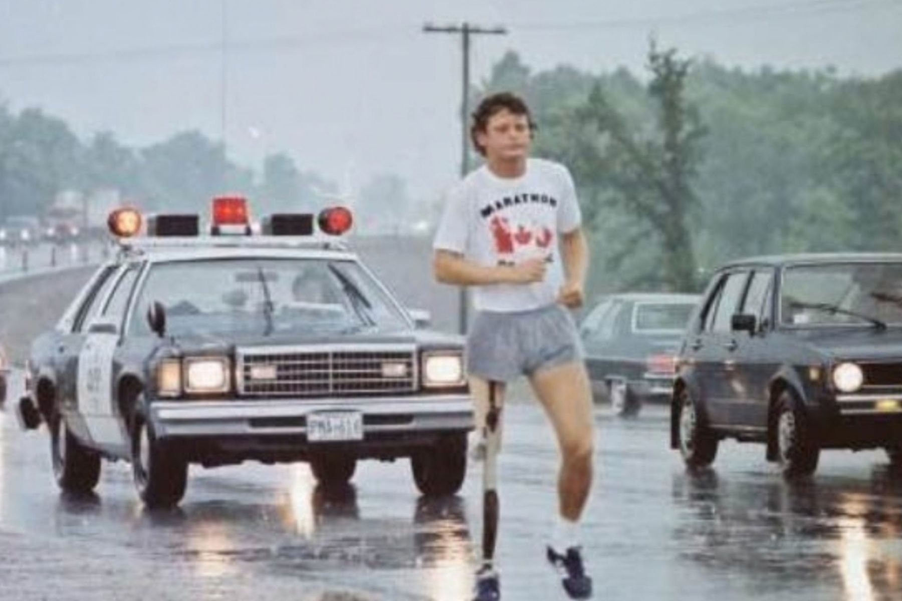 Veja como jovem canadense inspirou corridas beneficentes no mundo após amputar a perna e correr 42 km por dia