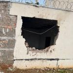 Carro sem controle atravessa parede de casa, atinge moradora e deixa três feridos em MG