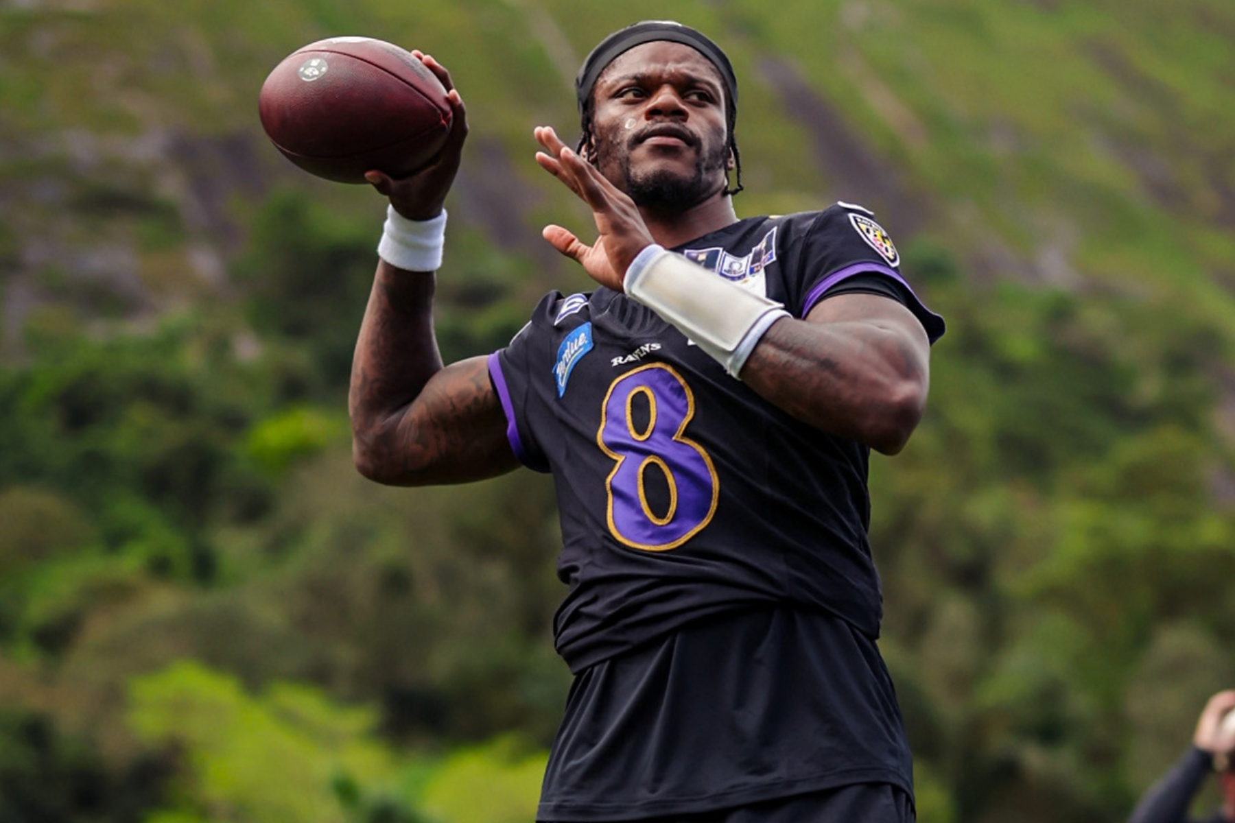 NFL no Rio: Lamar Jackson surpreende e revela desejo de jogar Olimpíada de 2028