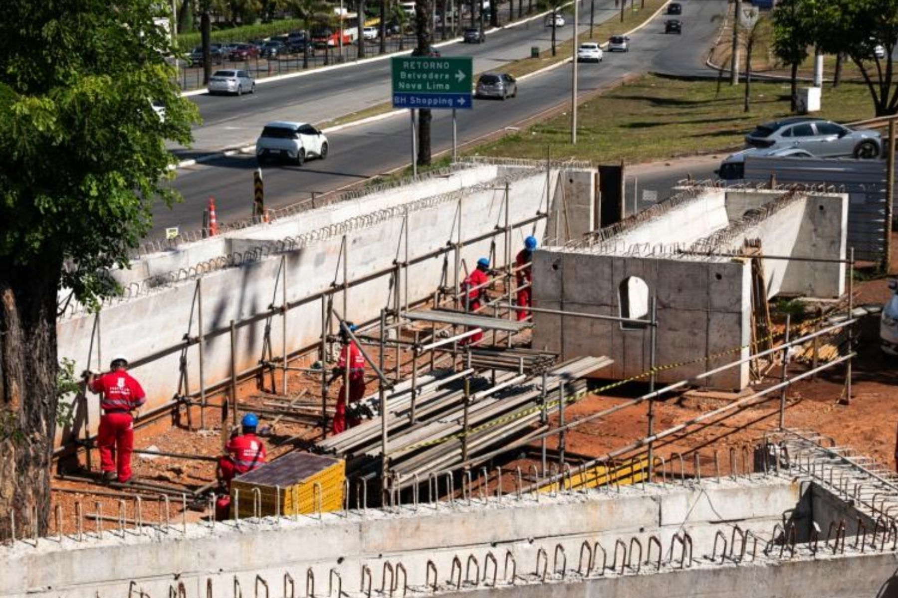 Nova etapa das obras do Trevo do Belvedere, em BH, vai alterar o trânsito entre os dias 5 e 7/9