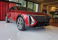 Divisão de luxo da GM, Cadillac desembarca no Brasil com dois SUVs elétricos