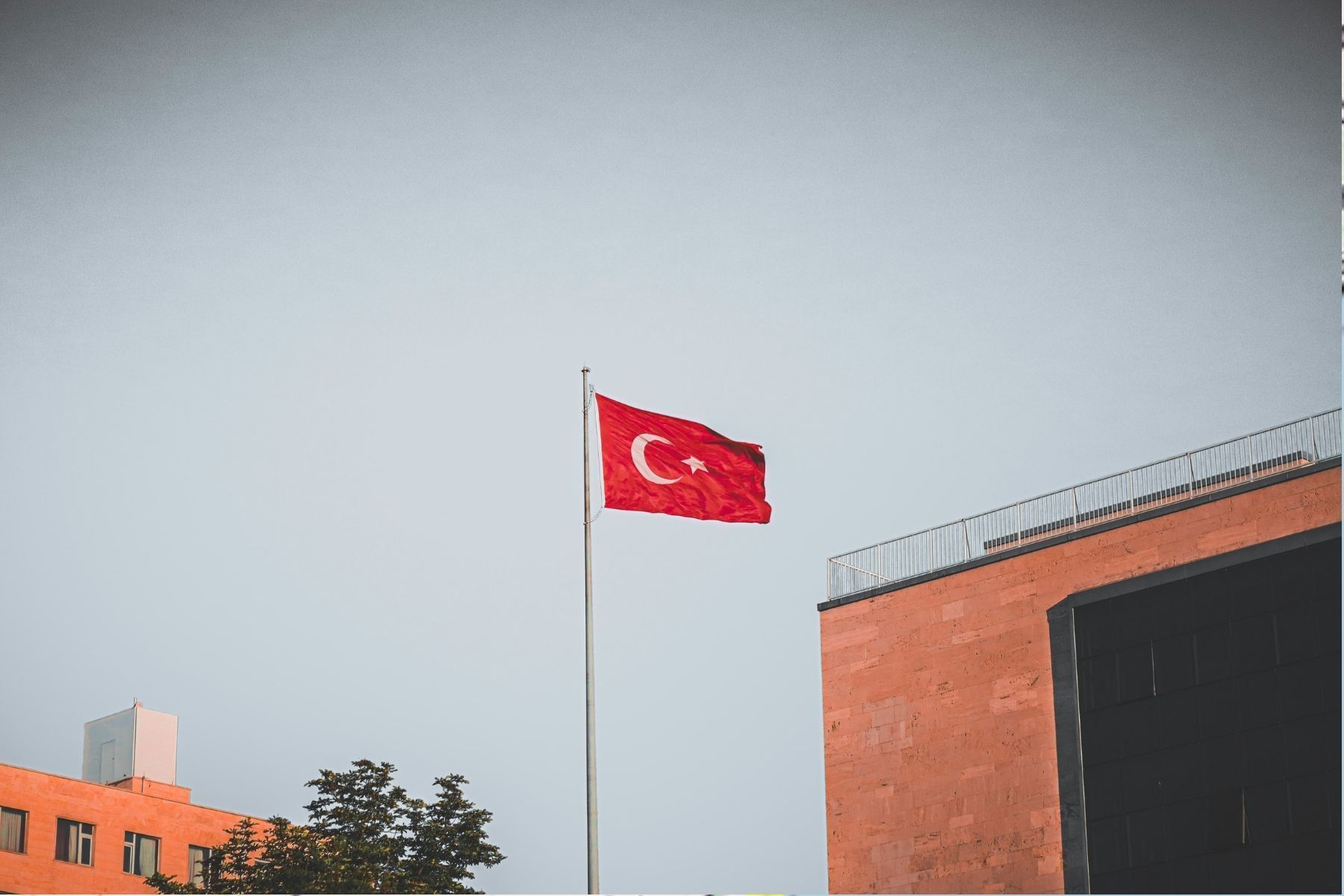 Tiroteio em escola na Turquia deixa 11 feridos; autor do crime está detido