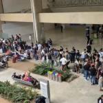 Vídeos mostram movimentação no Aeroporto de BH, em Confins, após cancelamento de voos