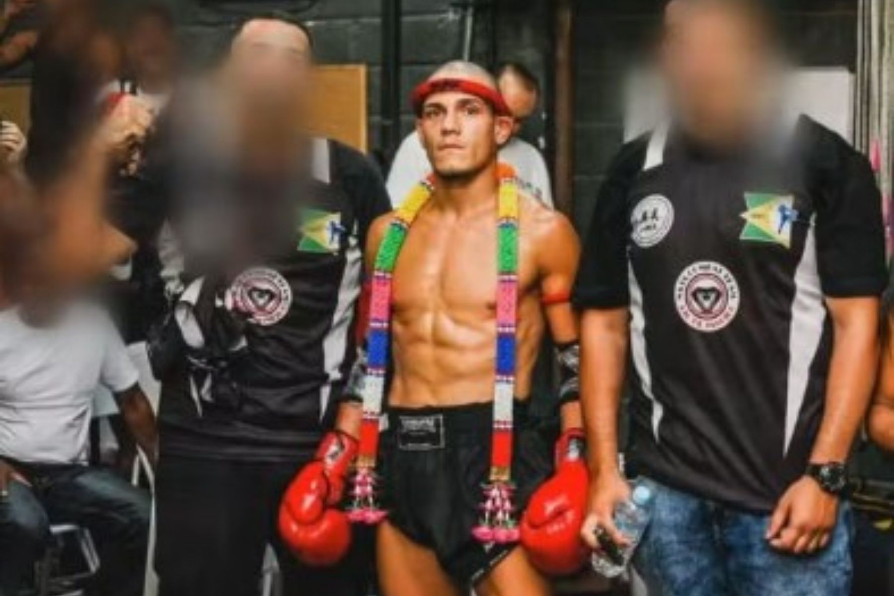 Lutador de muay thai é morto a tiros em bar na Zona Norte do Rio após ser confundido com agressor