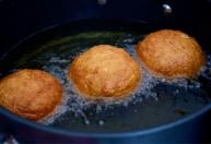 Receita de bolinho de chuva fofinho e sequinho: aprenda todos os truques