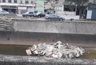 Vídeo: morador denuncia acúmulo de entulho em córrego na Região Nordeste de BH