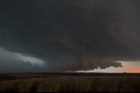 Supercélula é registrada em Alegrete, no Rio Grande do Sul