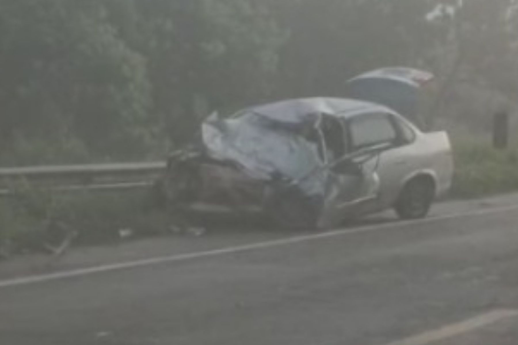 Motorista morre após carro bater de frente com carreta na MG-050, em Divinópolis