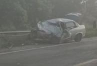 Motorista morre após carro bater de frente com carreta na MG-050, em Divinópolis