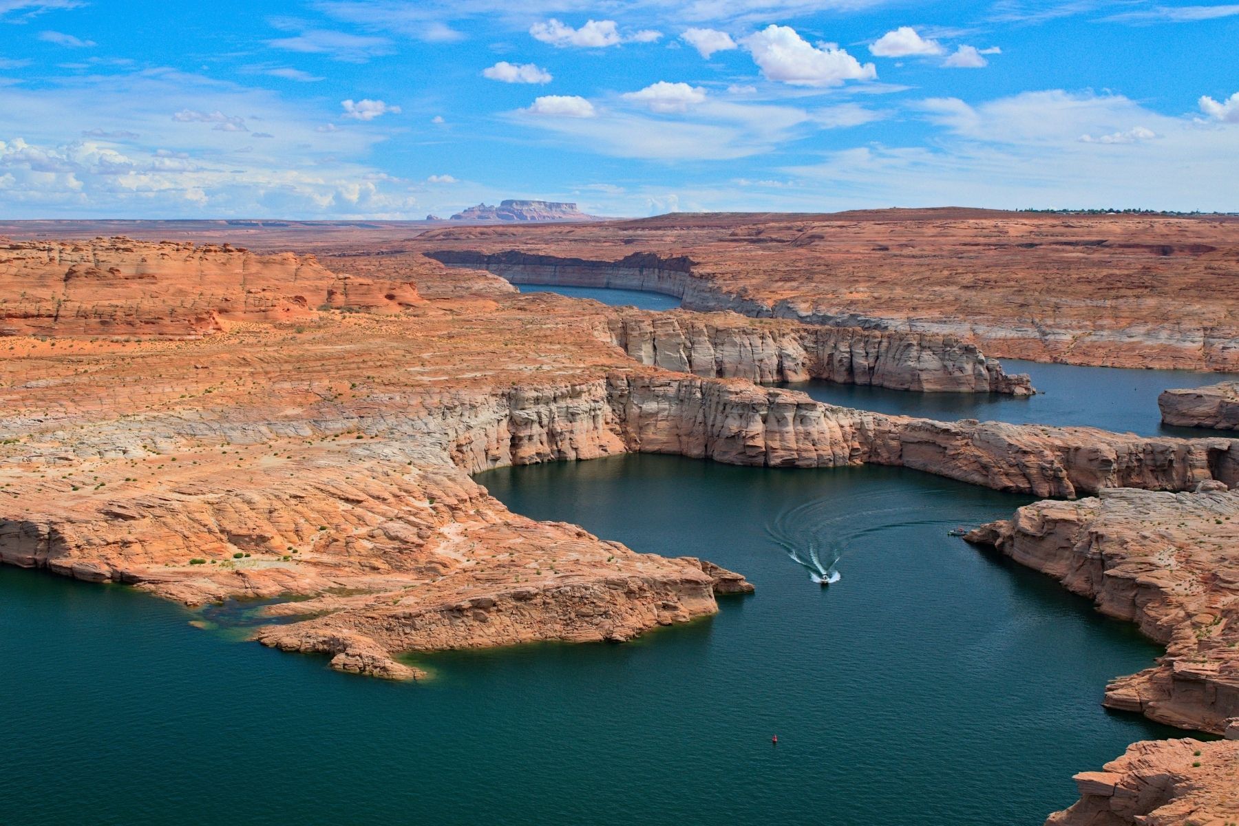 Imagens de satélite mostram como o Lago Powell baixou para o nível mais baixo em 9 anos