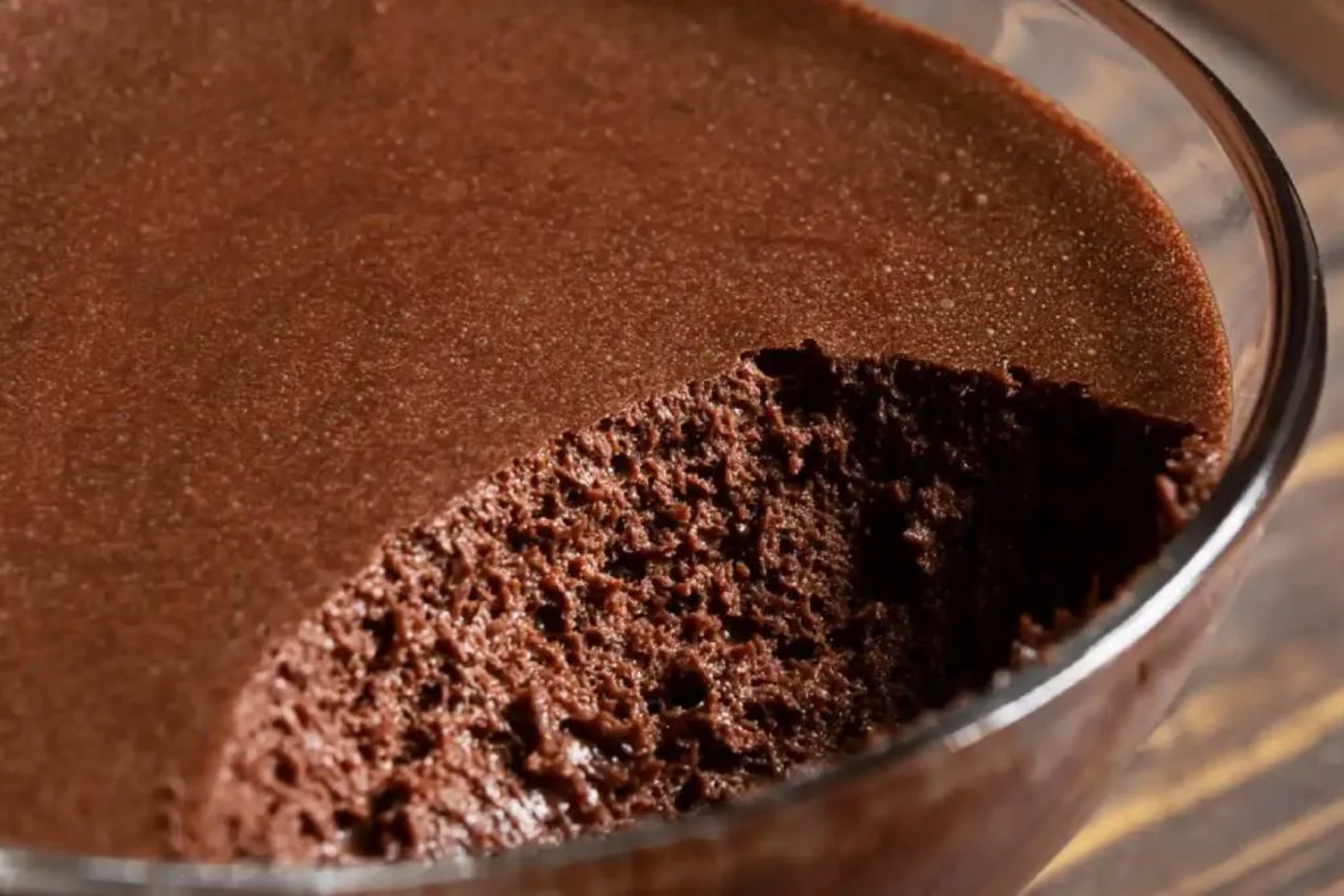 Como fazer mousse de chocolate com claras de ovo: a receita com apenas 3 ingredientes