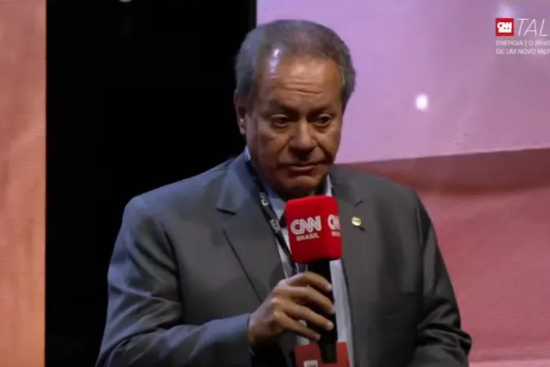 CNN Talks Energia: Brasil pode atrair data centers e IA com energia elétrica, diz presidente da CNI