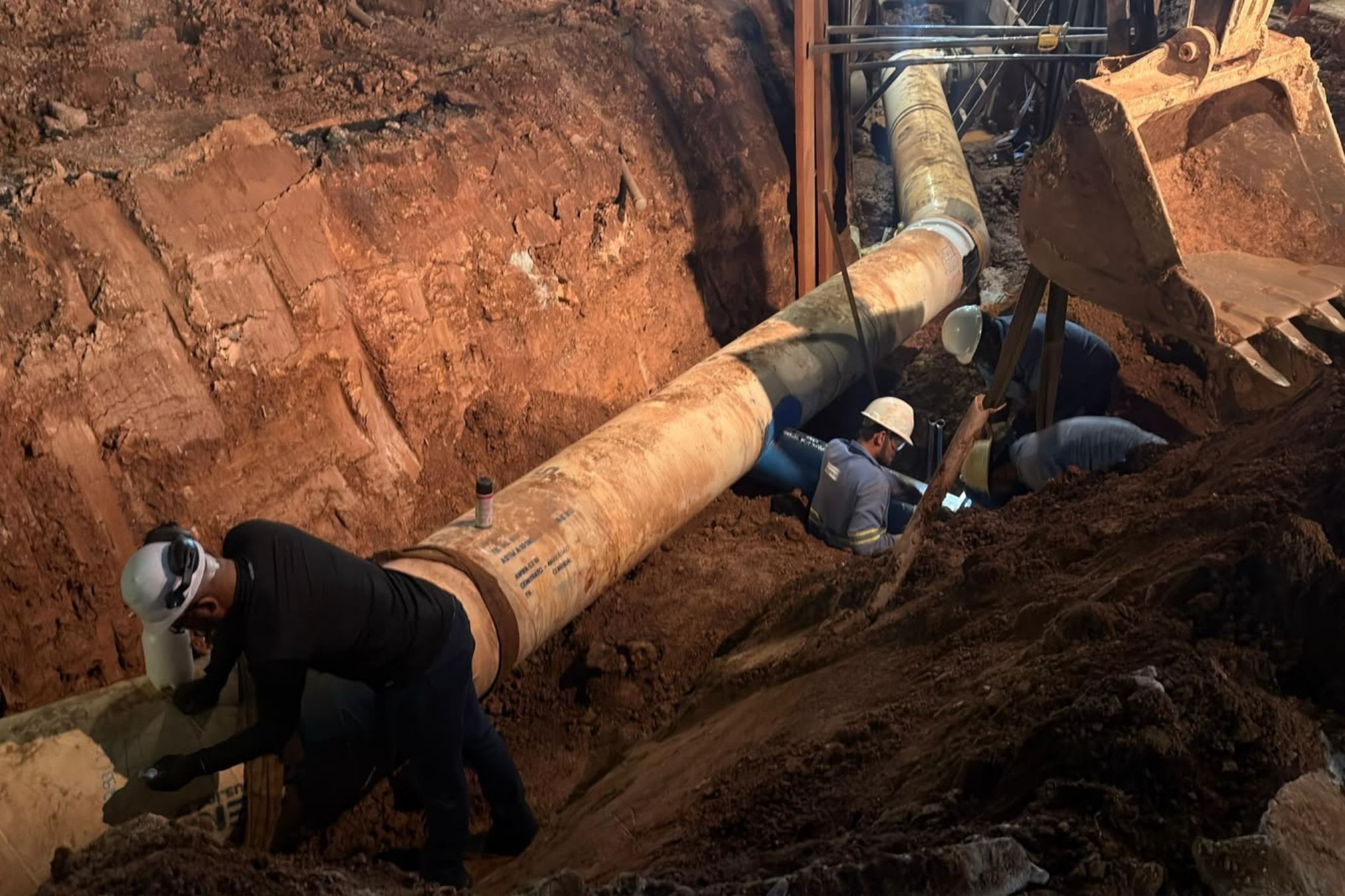Após 18 dias, Copasa conclui obra em adutora e retoma abastecimento na Região Oeste de BH