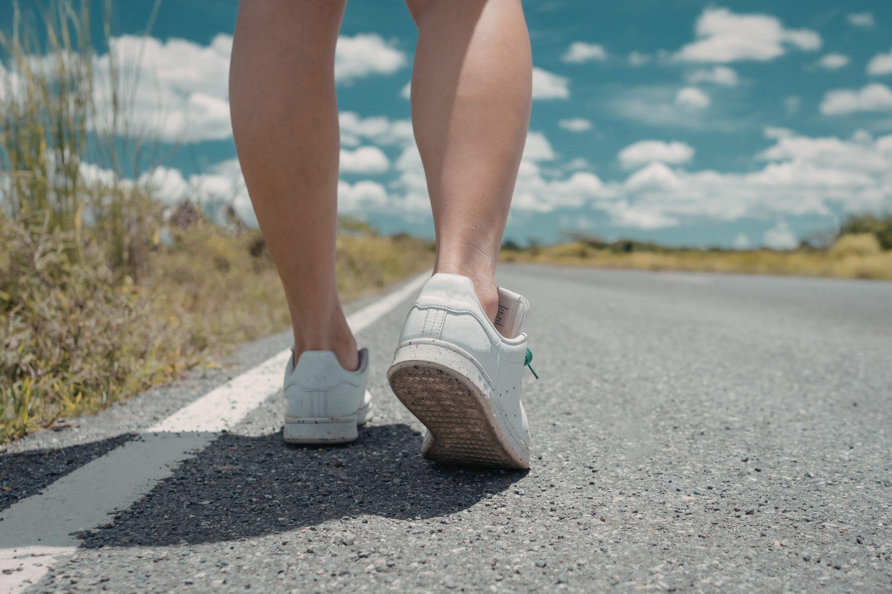 Médico explica como uma caminhada de 15 minutos após comer controla a glicemia