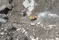 Equipes de resgate procuram trabalhadores presos em usina hidrelétrica no Nepal; vídeo