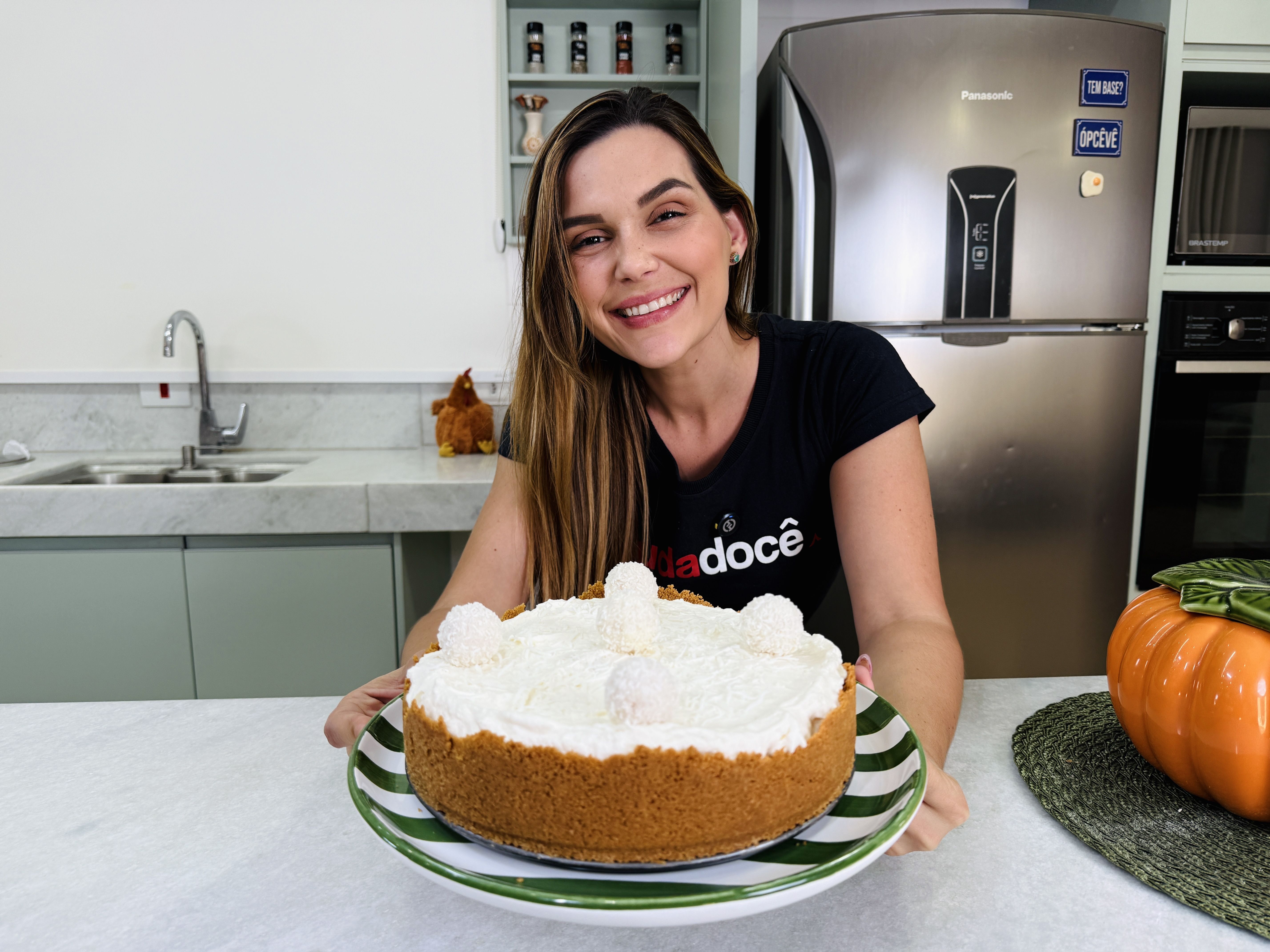Torta de bombom Raffaello; confira a receita!