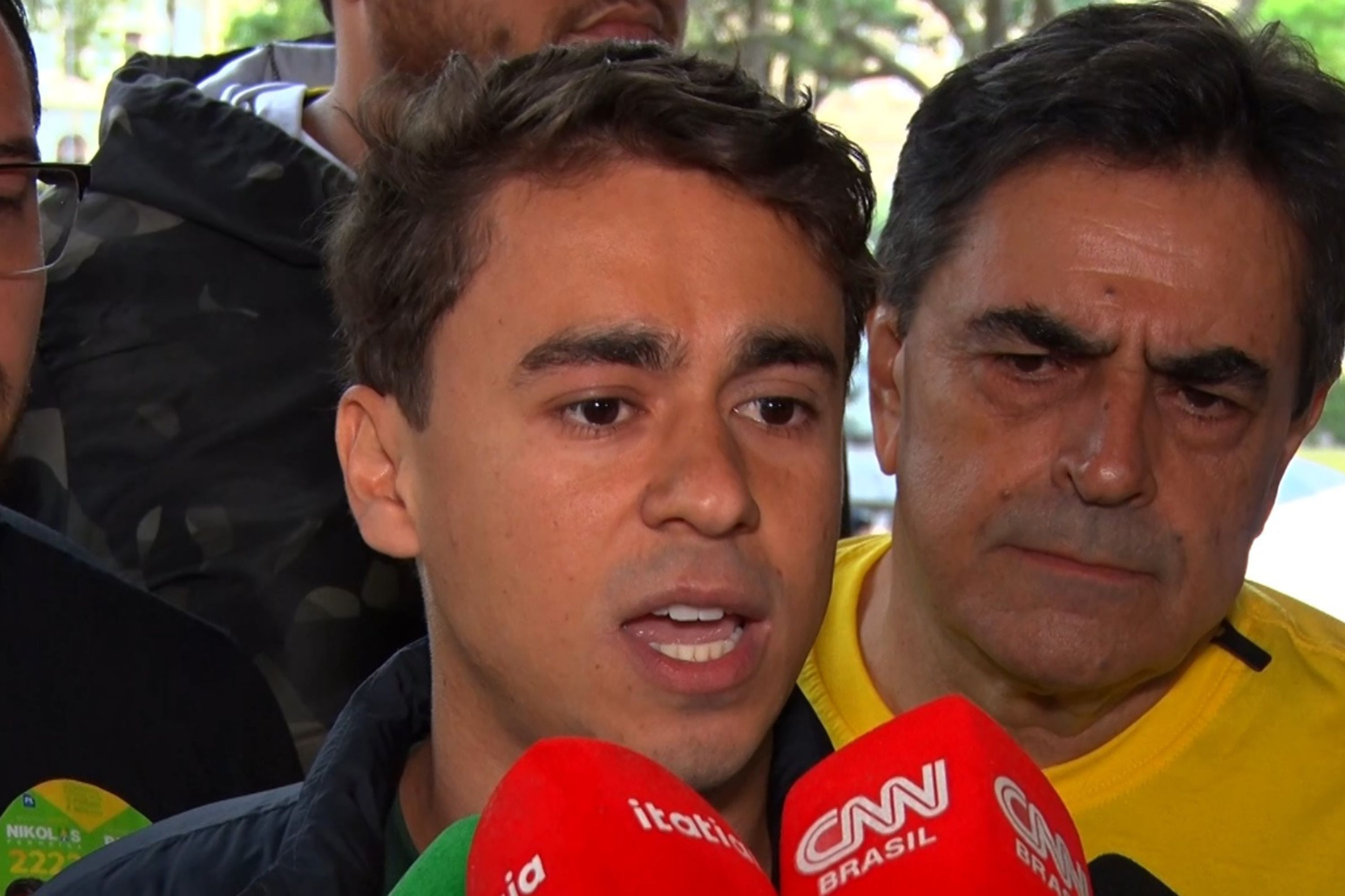 Nikolas compara relações de Flávio e Moraes com Vorcaro: ‘Não dá pra colocar no mesmo bolo’