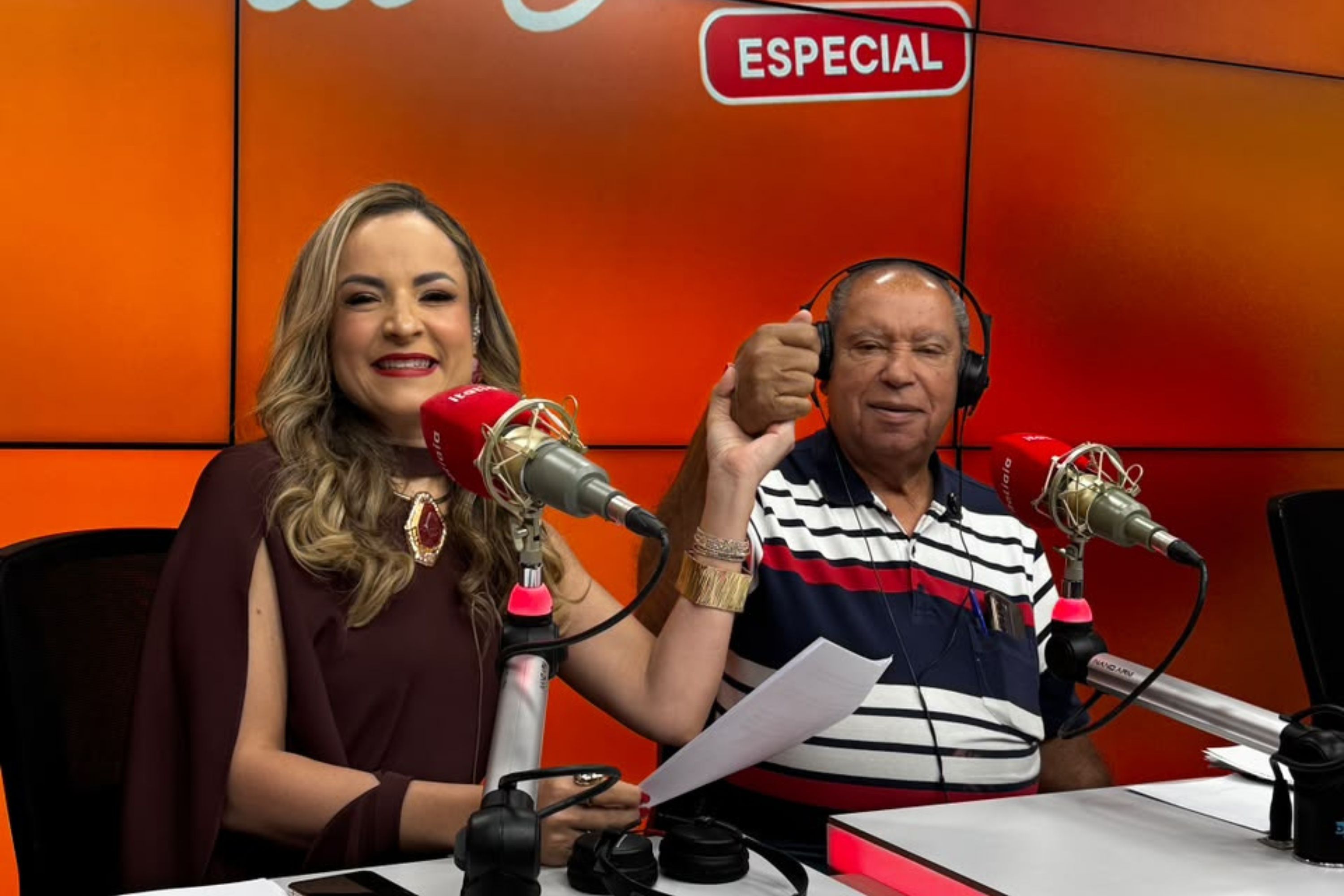 Itatiaia presta homenagem a Acir Antão por 56 anos na rádio de Minas