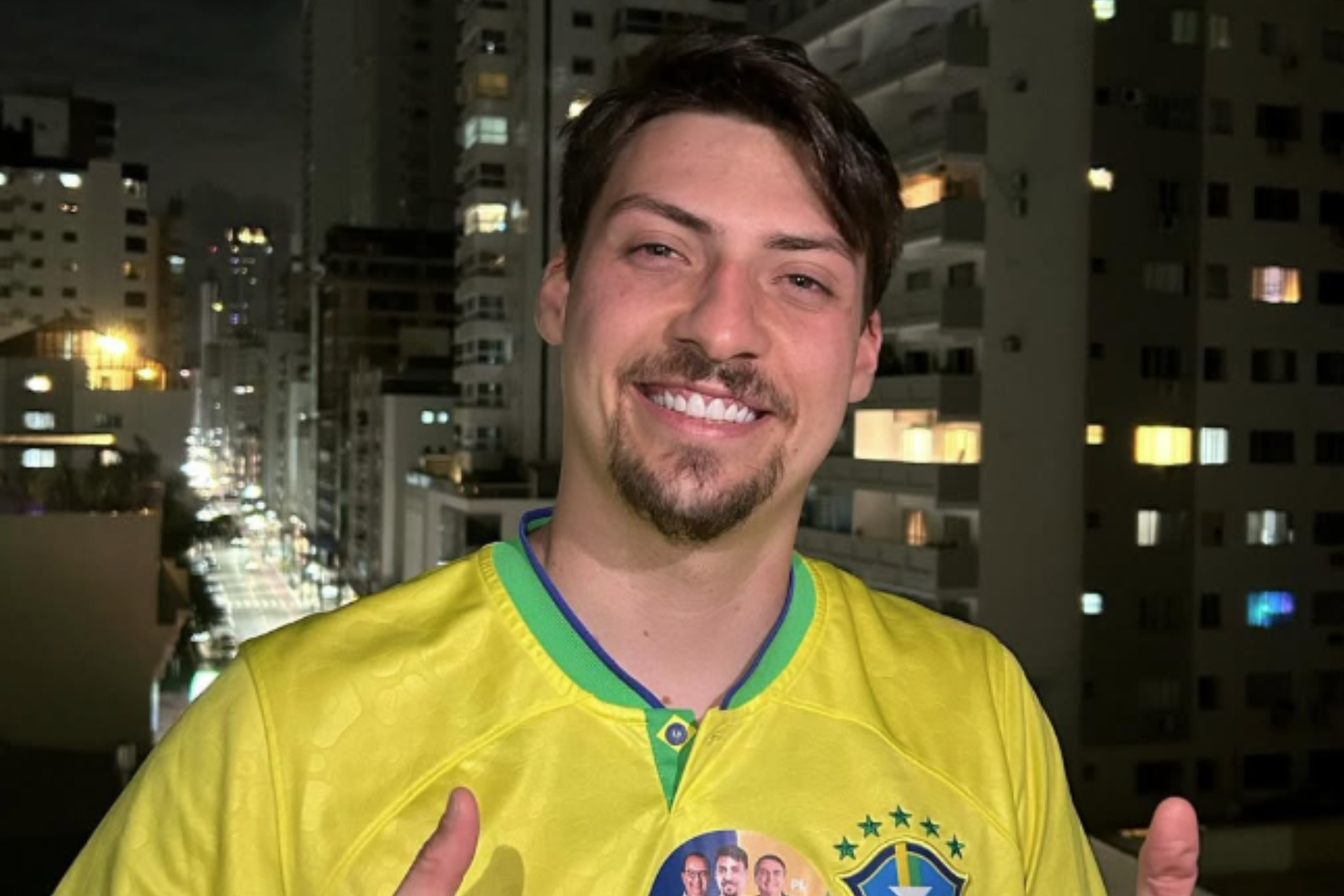 Câmara de Balneário Camboriú rejeita pedido de filho de Bolsonaro para abonar faltas