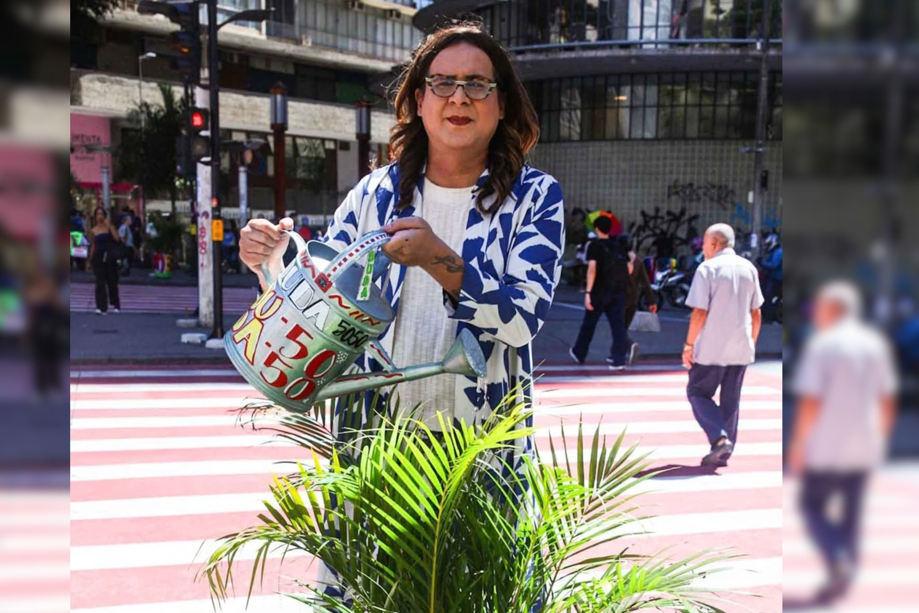 Justiça Eleitoral manda campanha de Duda Salabert retirar vasos de plantas de BH