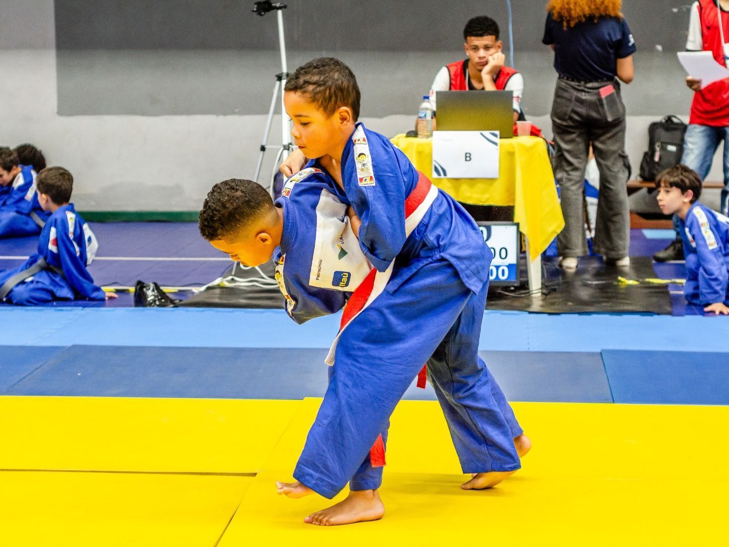 Copa de Judô de Ouro reúne alunos da Fundação Aleijadinho na UFOP
