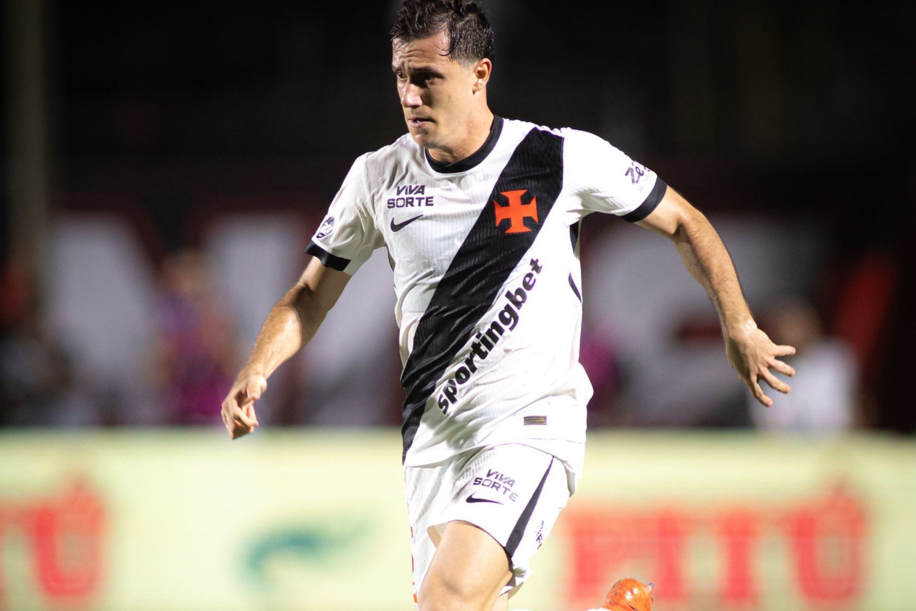 Escalação do Vasco: diante do Flu, Pedro Emanuel volta time ideal após rodar elenco