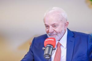 Lula diz que empresas contratadas na BR-381 devem 'cumprir os prazos'