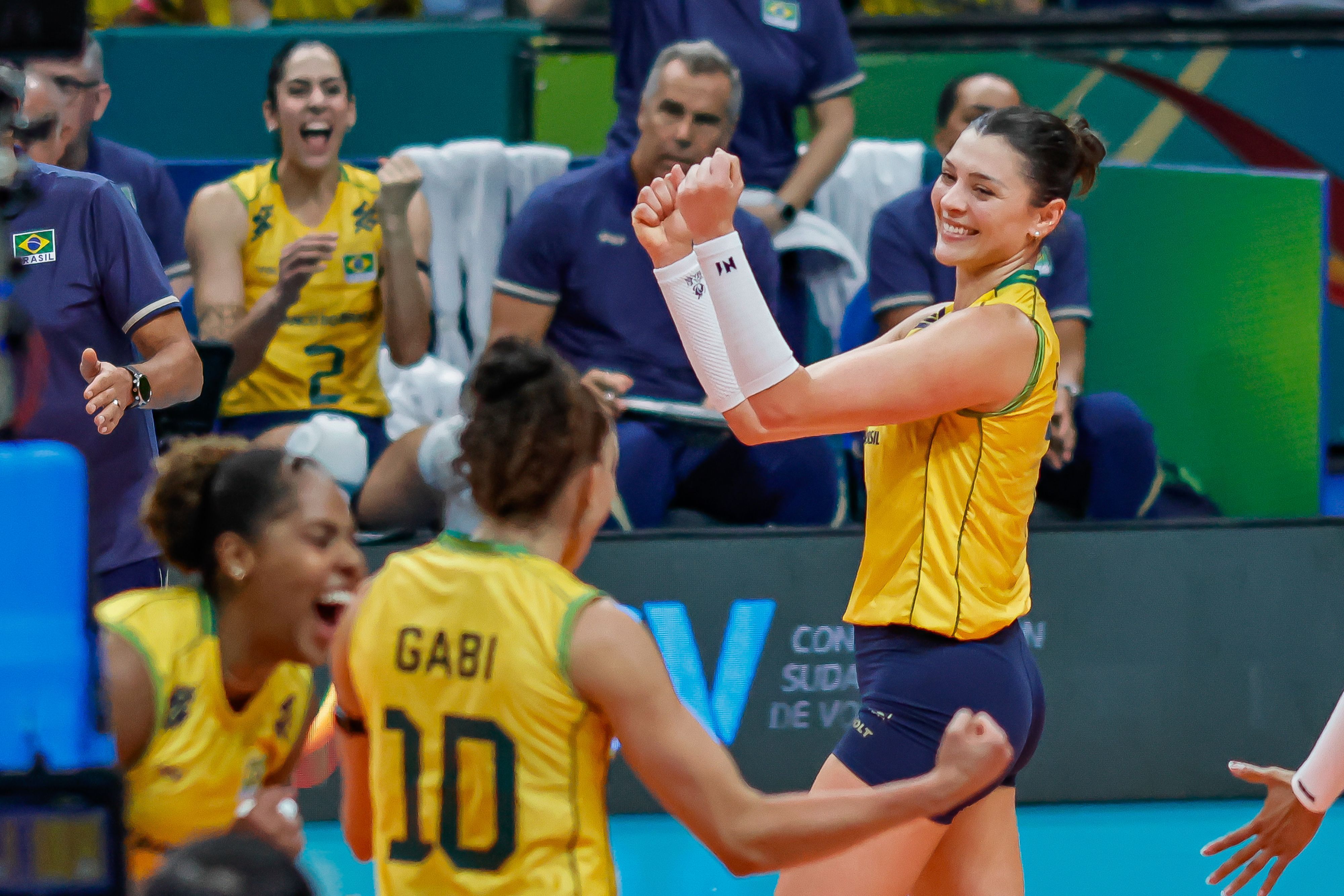 Brasil vence Colômbia em duelo direto no Sul-Americano Feminino de Vôlei