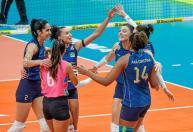 Brasil domina, vence Peru e segue na liderança do Sul-Americano Feminino de Vôlei