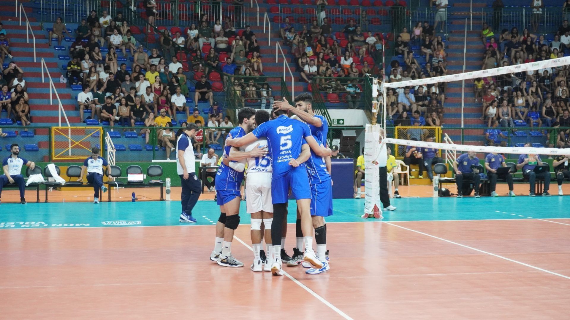 Itambé Minas vence Montes Claros fora de casa e segue impecável no Mineiro de Vôlei